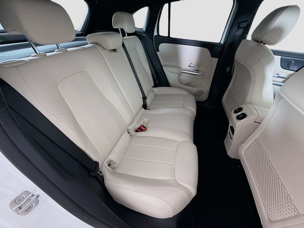 Used 2025 Mercedes-Benz GLA 250 image 24