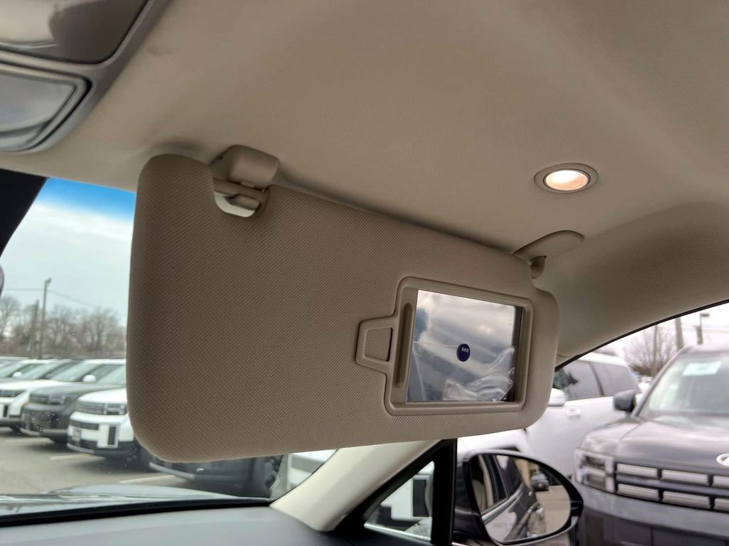 Certified 2022 Genesis GV70 2.5T w/ Cargo Package image 30