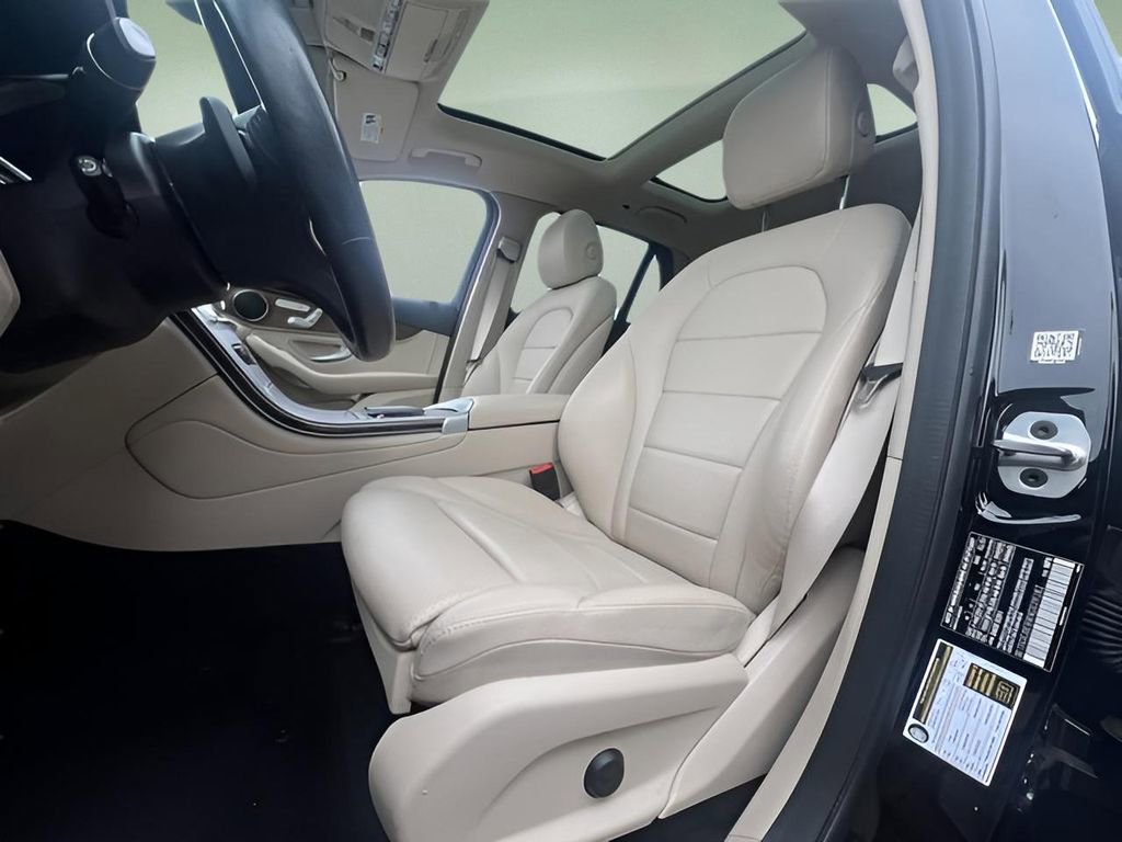 Used 2022 Mercedes-Benz GLC 300 4MATIC image 14