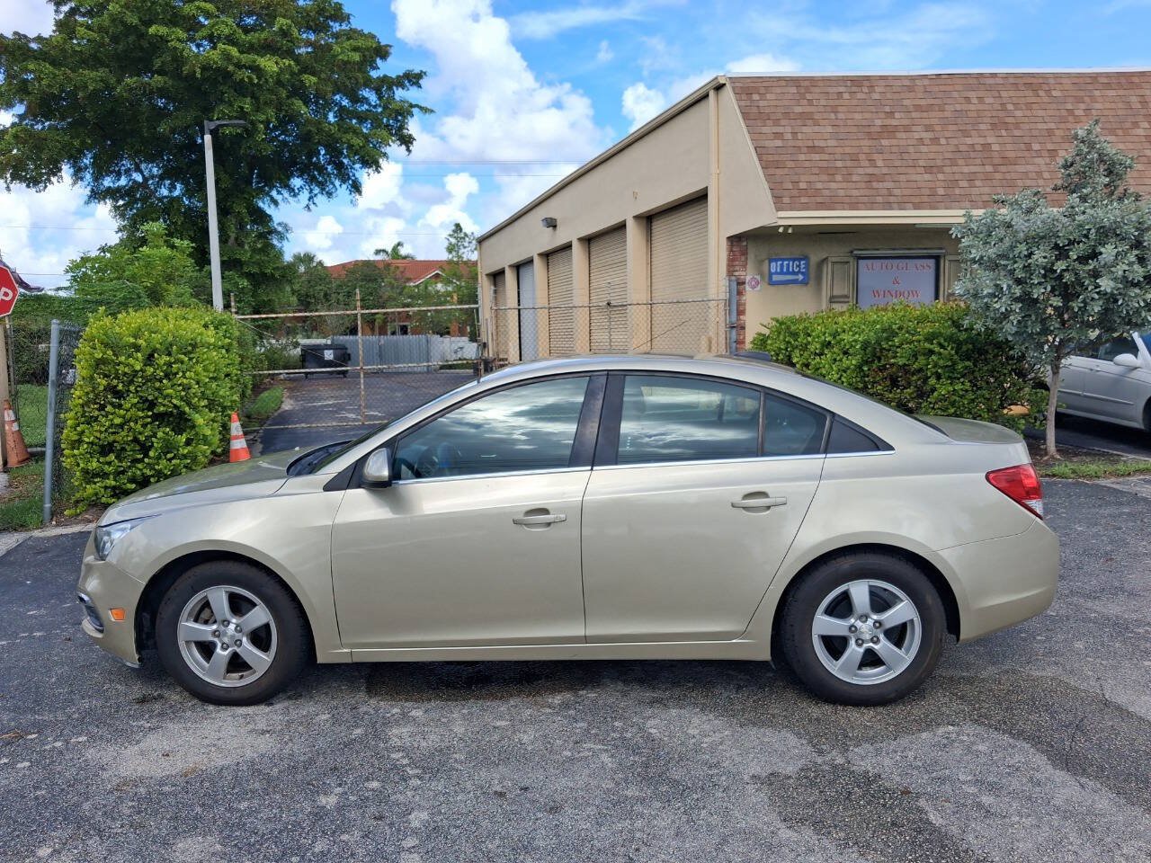 Used 2016 Chevrolet Cruze LT FWD image 9