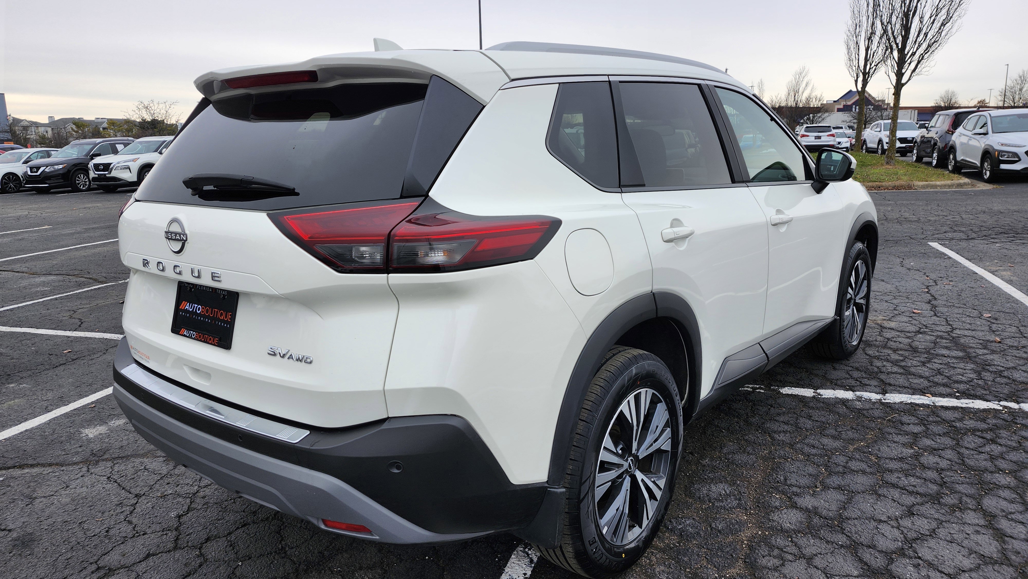 Used 2023 Nissan Rogue SV w/ SV Premium Package image 17