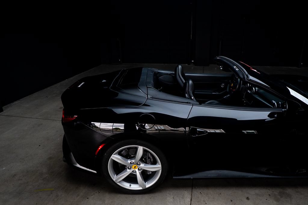 Used 2019 Ferrari Portofino RWD image 10