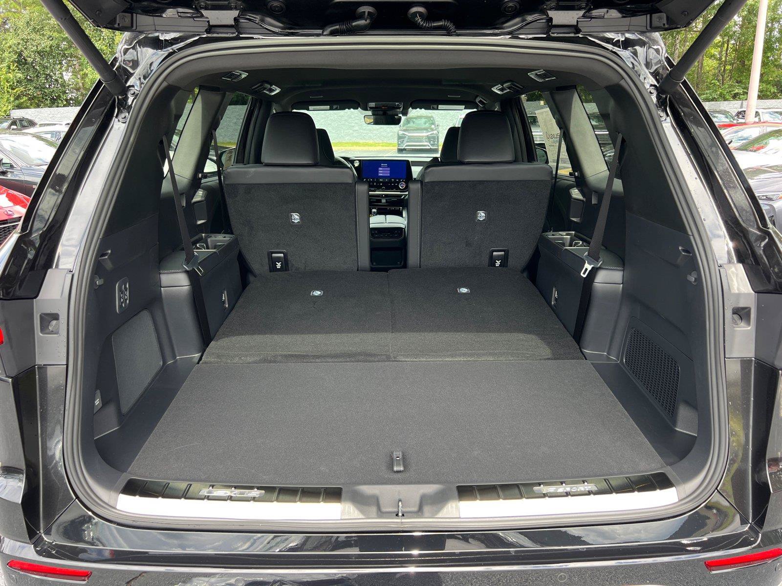 New 2026 Lexus TX 500h AWD image 12