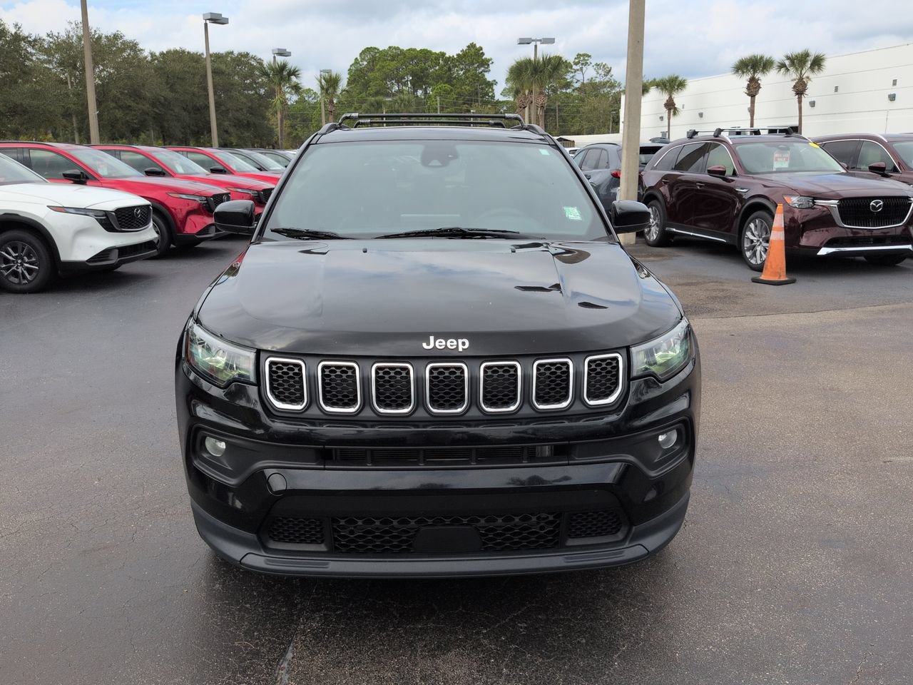Used 2023 Jeep Compass Latitude w/ Sun and Sound Group AWD/4WD image 9