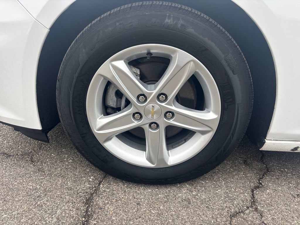 Used 2020 Chevrolet Malibu LS w/ Driver Confidence Package II image 32