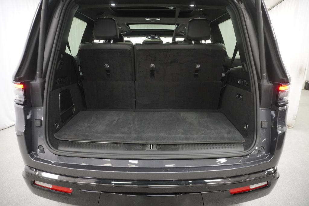 Certified 2025 Jeep Grand Wagoneer Series III w/ Rear Seat Video Group 1 AWD/4WD image 47