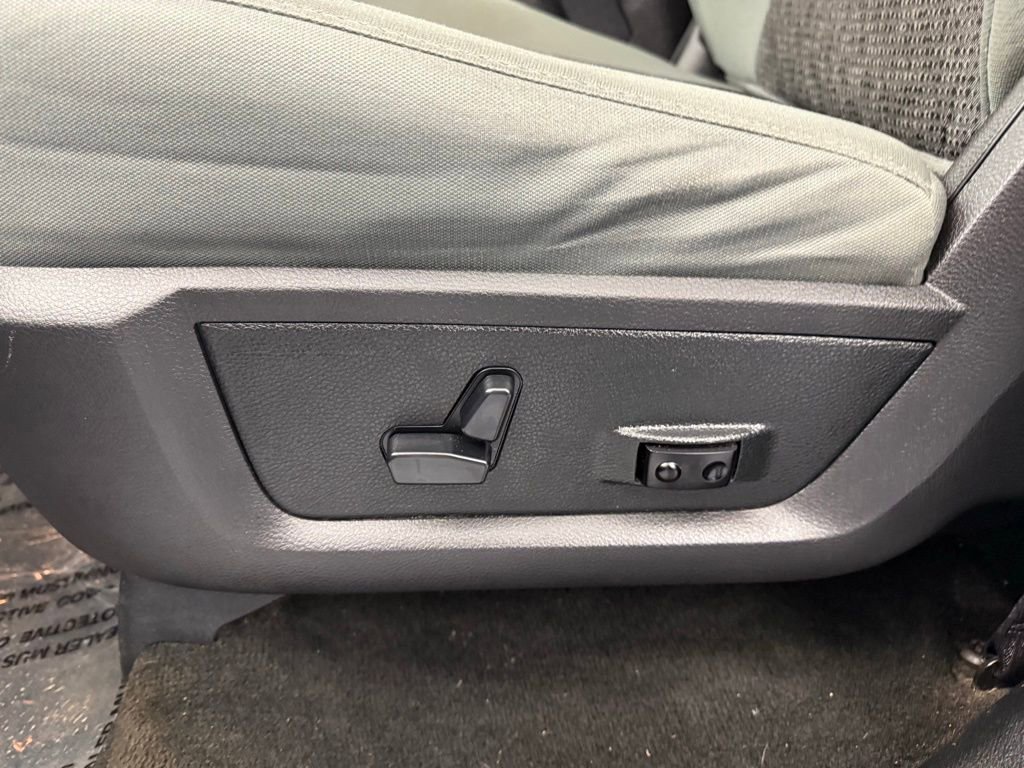 Used 2016 RAM 1500 Big Horn image 39