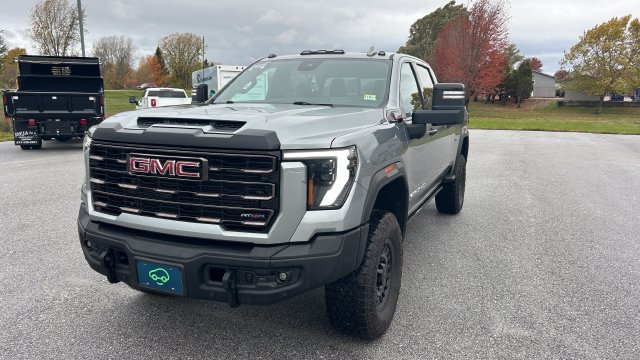 Certified 2025 GMC Sierra 2500 AT4X w/ AT4X AEV Edition AWD/4WD image 2