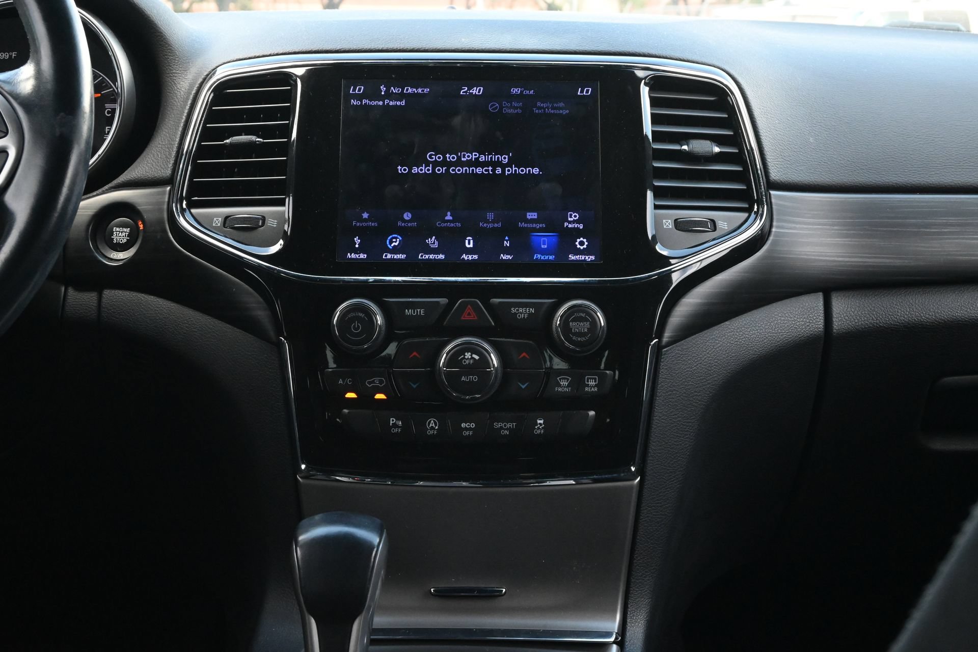 Used 2020 Jeep Grand Cherokee Laredo w/ Security & Convenience Group AWD/4WD image 13