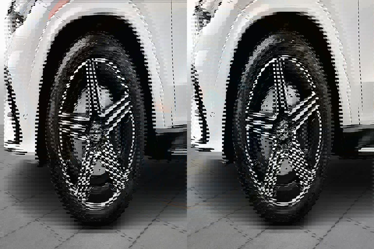 Used 2025 Mercedes-Benz GLE 450e 4MATIC image 11