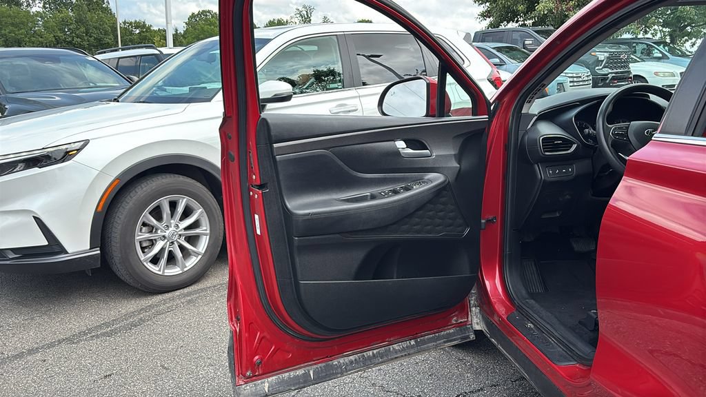 Used 2019 Hyundai Santa Fe SE FWD image 11