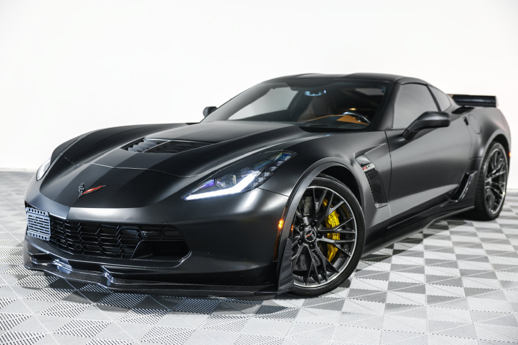 Used 2016 Chevrolet Corvette Z06 w/ 3LZ Preferred Equipment Group RWD image 2