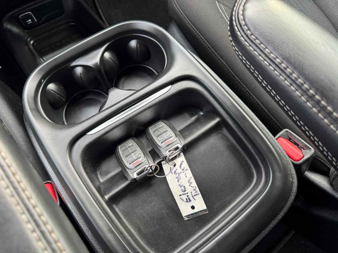 Used 2023 Chrysler Pacifica Touring FWD image 23