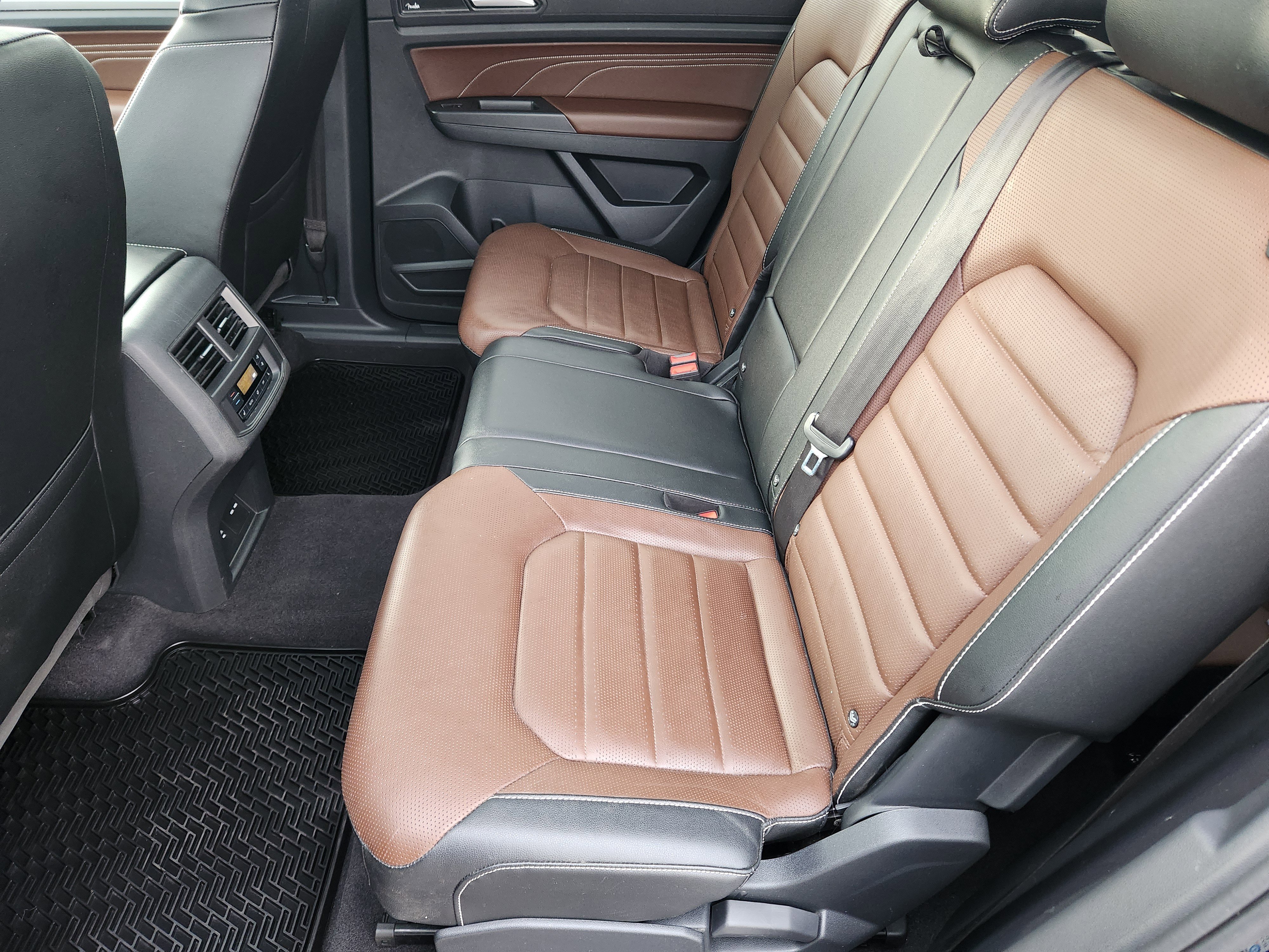 Certified 2022 Volkswagen Atlas SEL Premium image 19