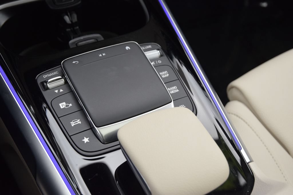 Certified 2023 Mercedes-Benz EQB 300 4MATIC w/ Exclusive Package image 33