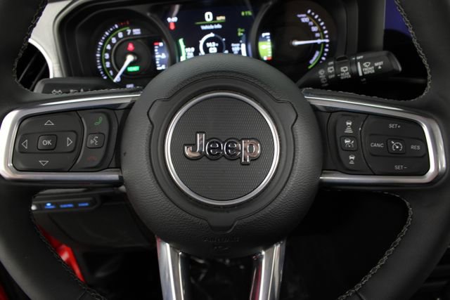 Used 2025 Jeep Wrangler Unlimited Sahara AWD/4WD image 12