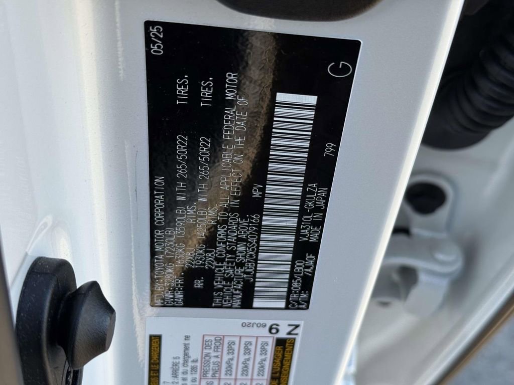 Used 2025 Lexus LX 600 4WD w/ Accessory Package (2T) image 31