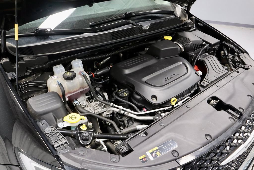 Used 2024 Chrysler Pacifica Touring-L FWD image 18