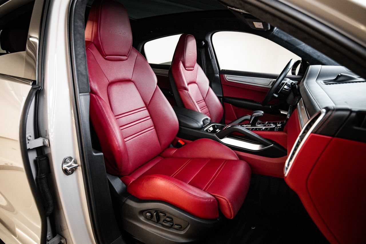 Certified 2022 Porsche Cayenne Turbo AWD/4WD image 29