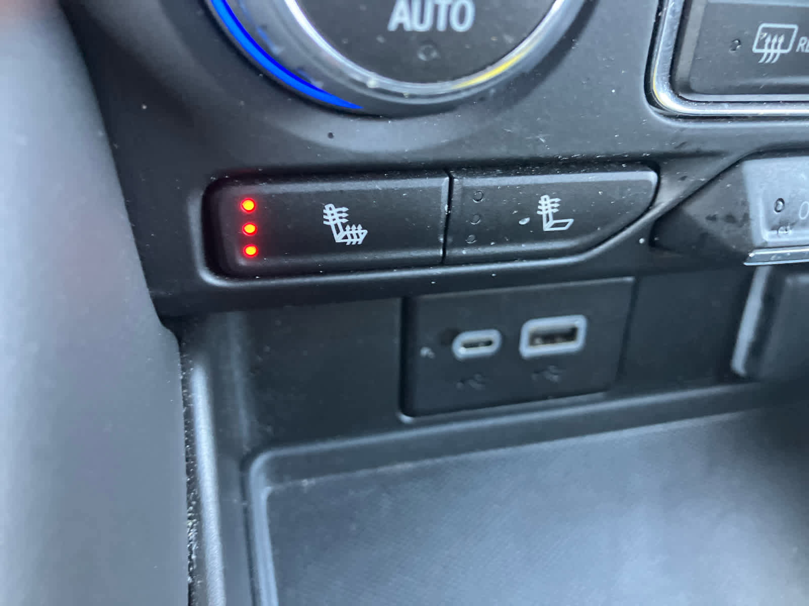 Used 2024 Chevrolet Tahoe Z71 w/ Luxury Package image 15