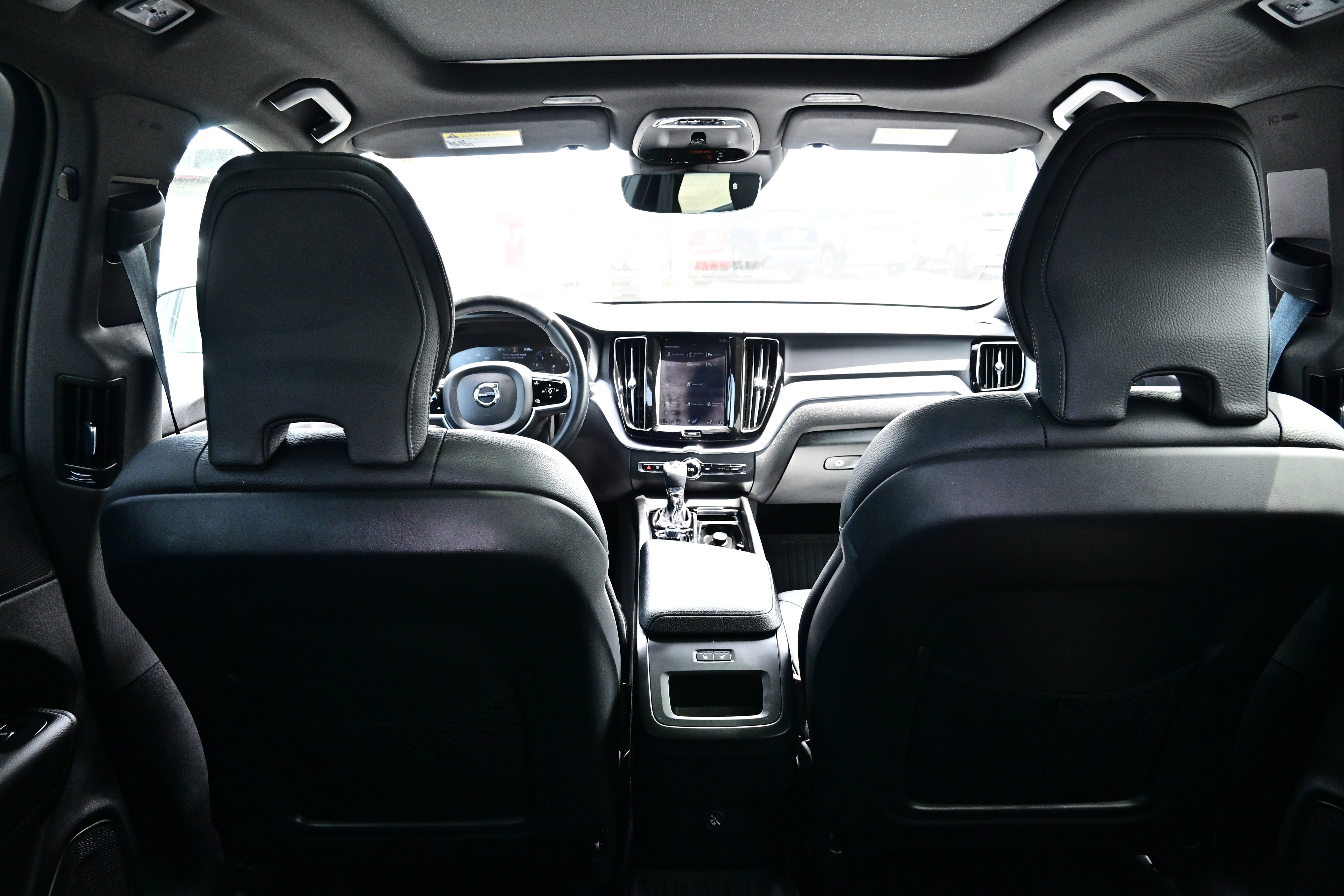 Used 2020 Volvo XC60 T6 Momentum w/ Protection Package AWD/4WD image 13