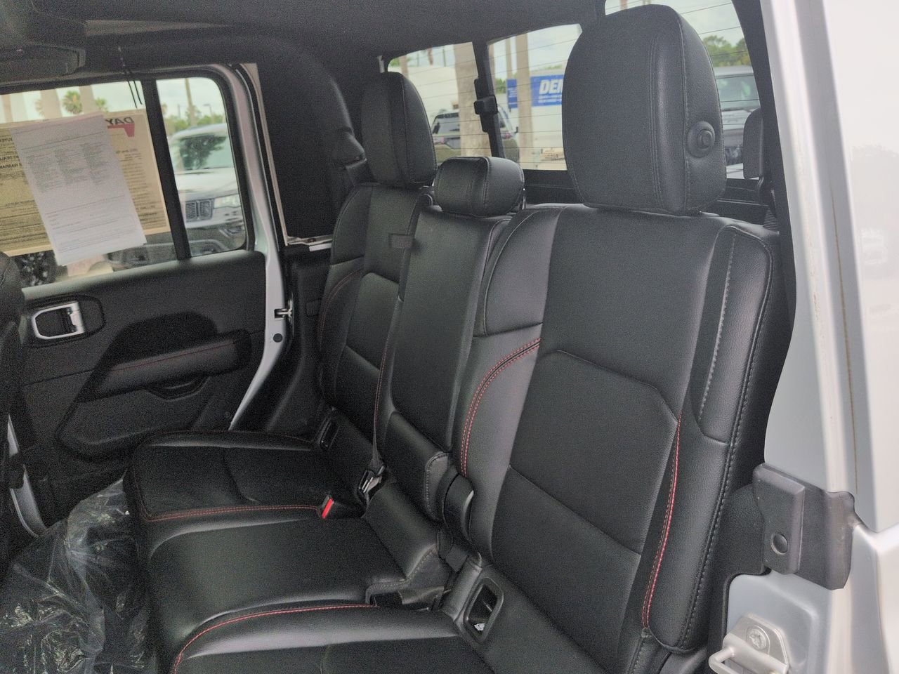 Used 2022 Jeep Gladiator Rubicon w/ LED Lighting Group AWD/4WD image 12