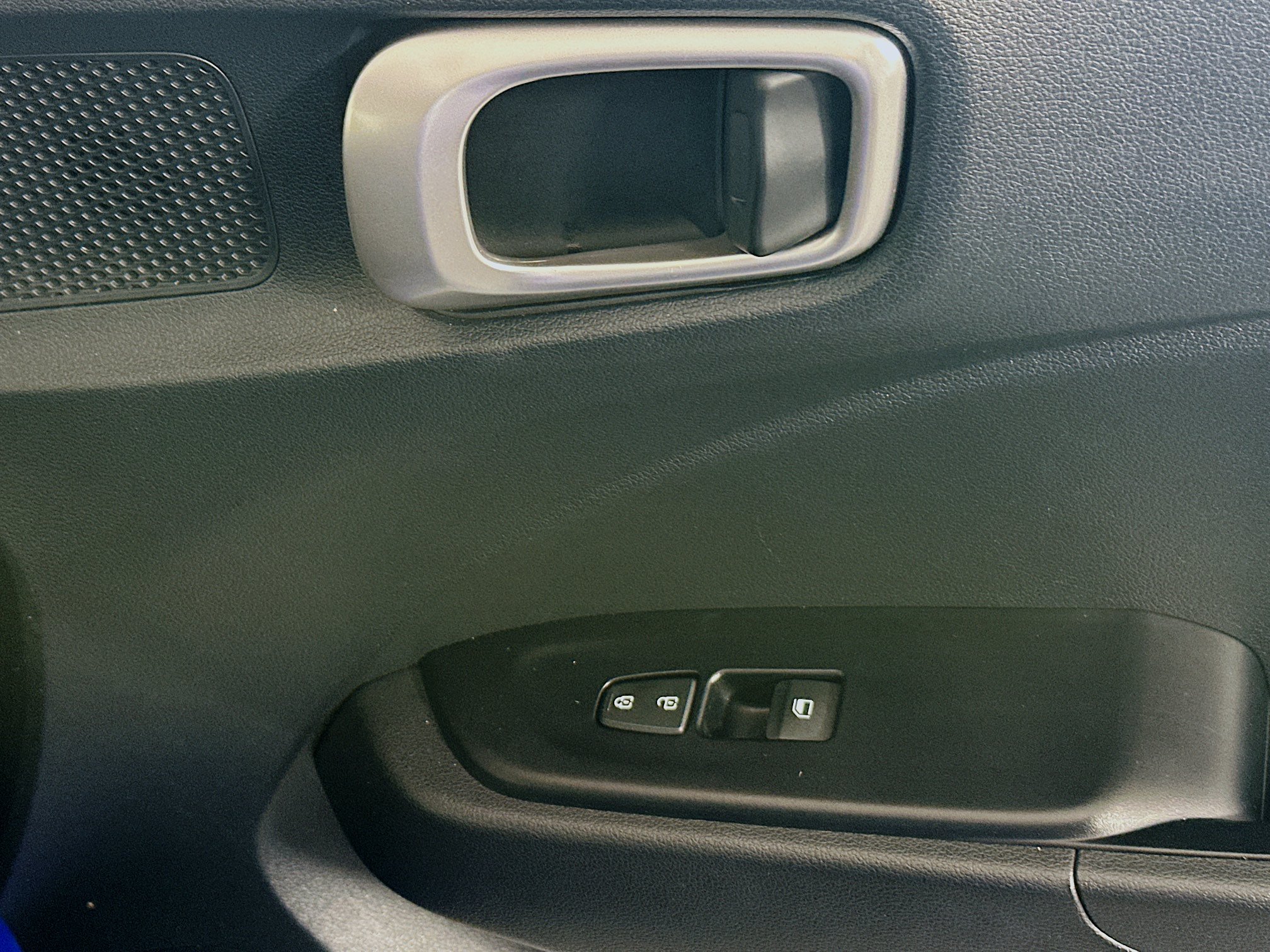 Used 2025 Hyundai Venue SEL FWD image 29