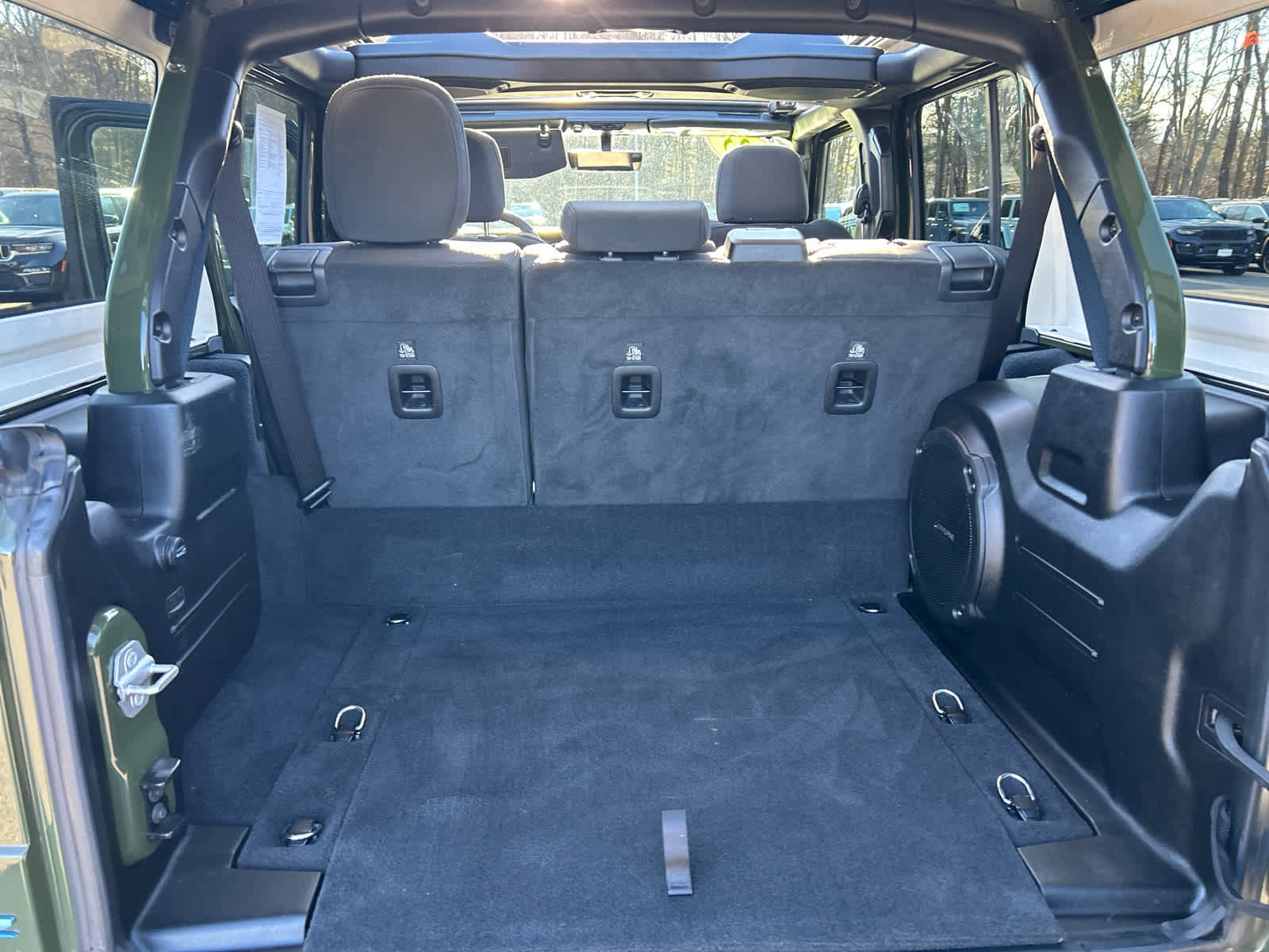 Used 2023 Jeep Wrangler Unlimited w/ Sun & Screen Package image 37