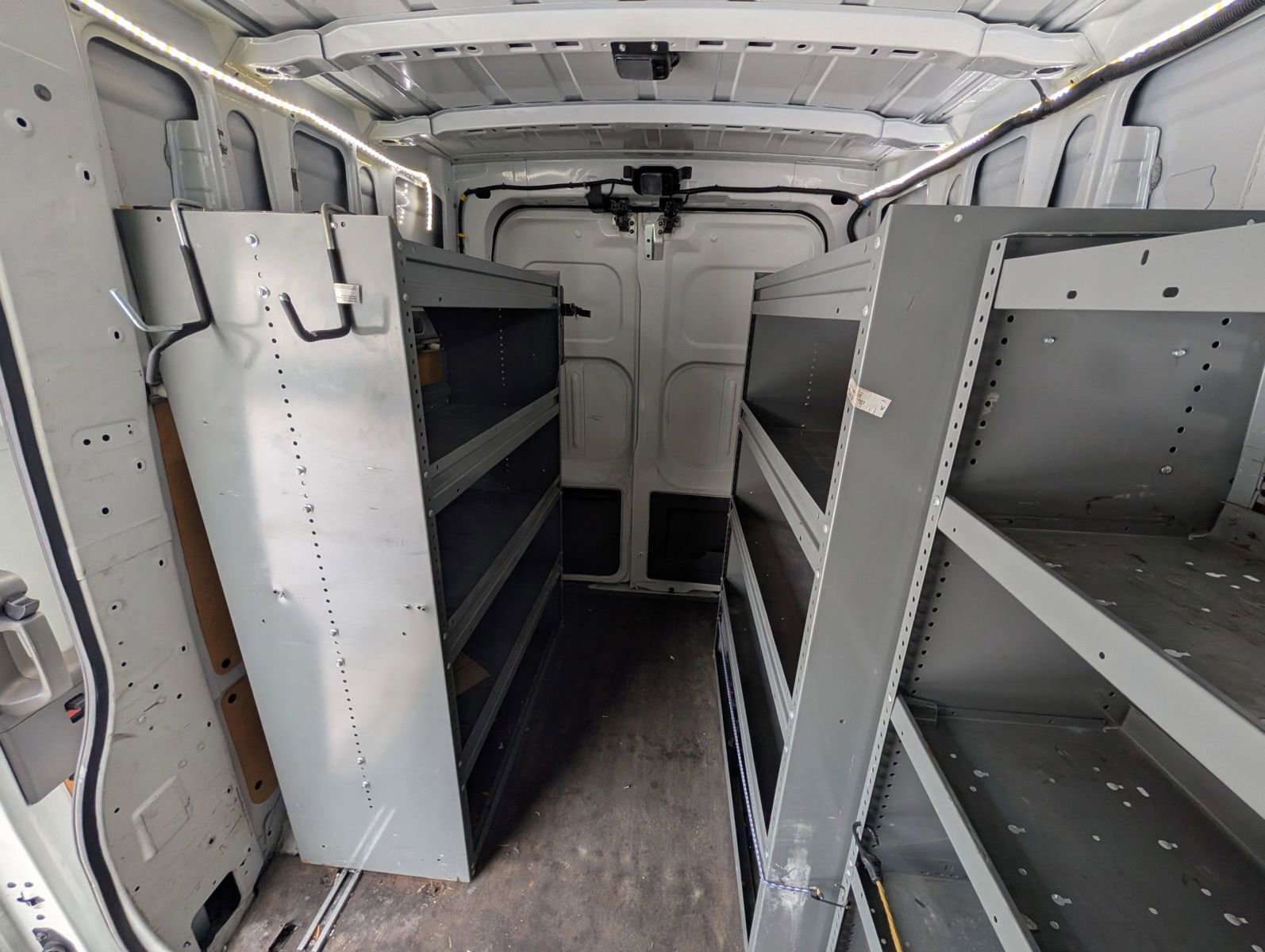 Used 2020 Nissan NV 2500 SV image 27