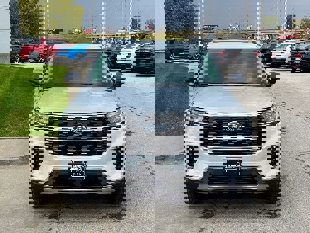 New 2026 Ford Explorer Active w/ Active Comfort Package image 7