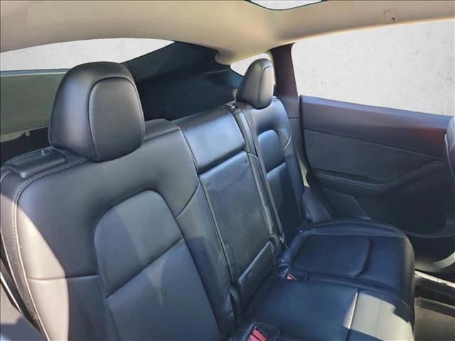 Used 2021 Tesla Model Y Long Range image 16