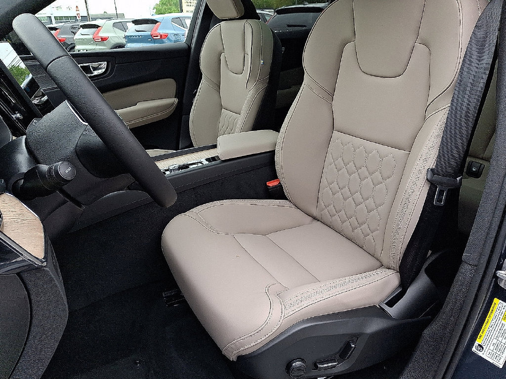 New 2026 Volvo XC60 B5 Plus w/ Protection Package Premier AWD/4WD image 10