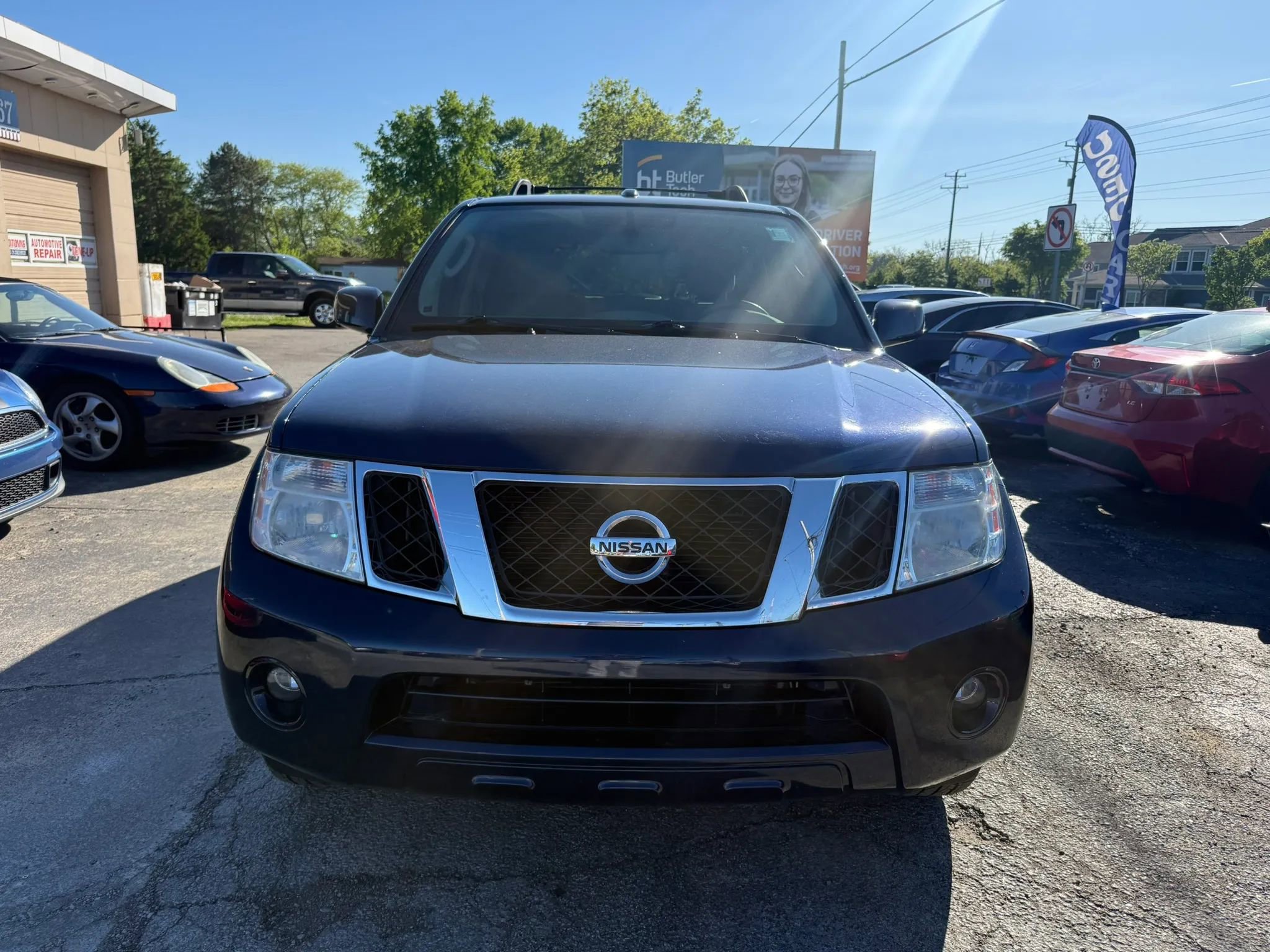 Used 2010 Nissan Pathfinder SE w/ SE Premium Journey Pkg RWD image 9