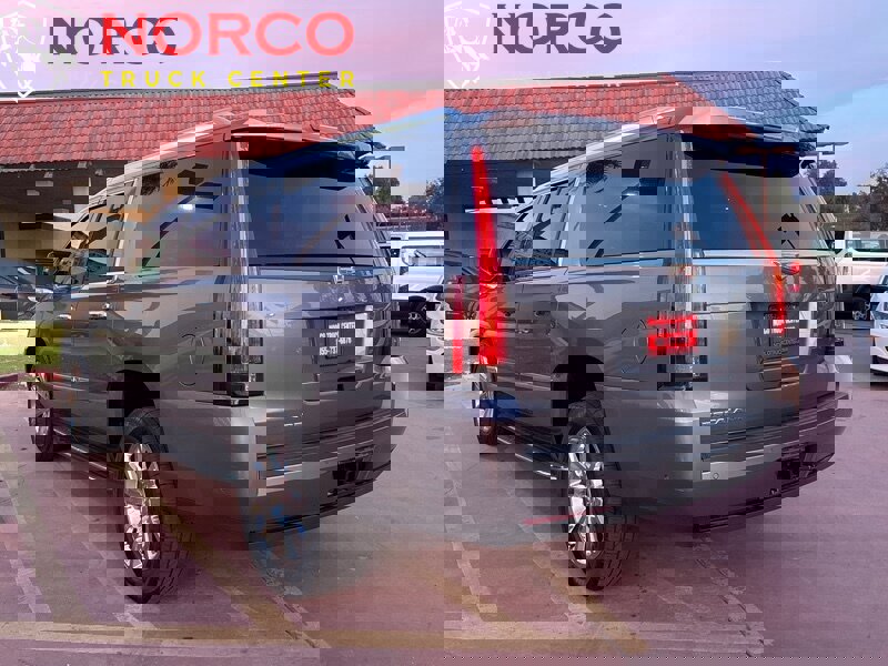 Used 2019 Cadillac Escalade ESV Luxury image 8