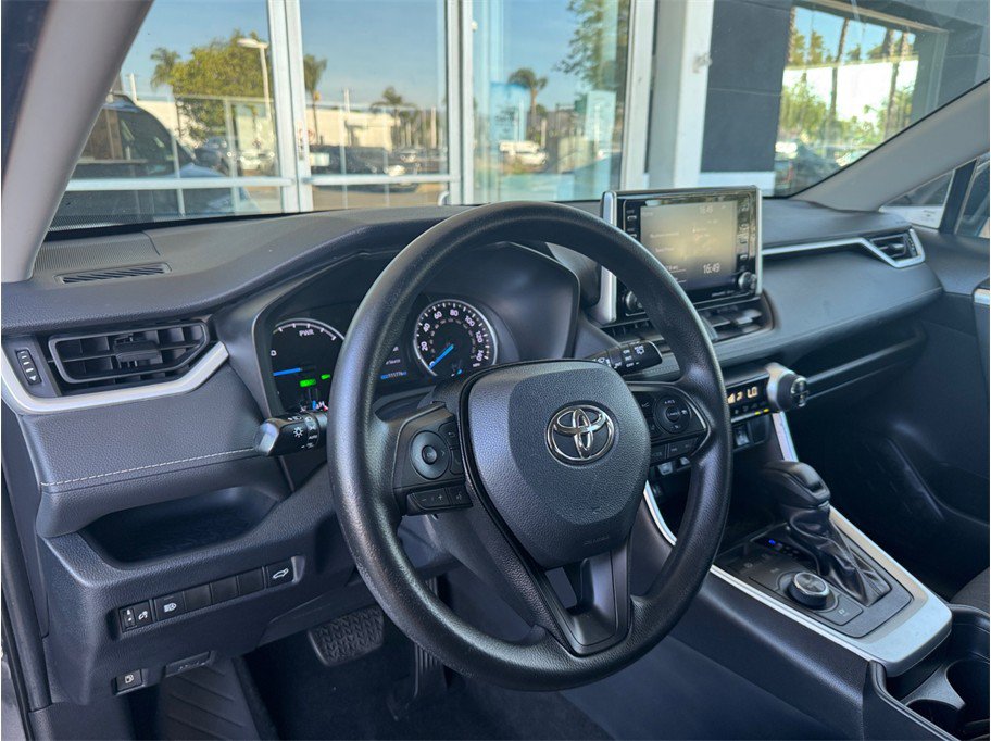 Used 2019 Toyota RAV4 XLE AWD/4WD image 24