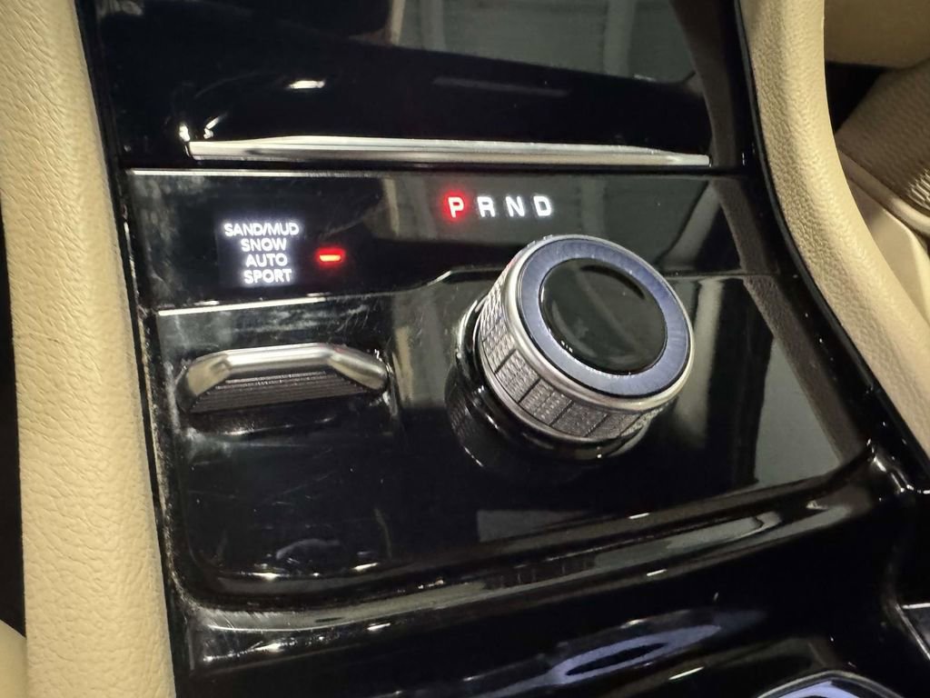 Used 2023 Jeep Grand Cherokee Limited image 24