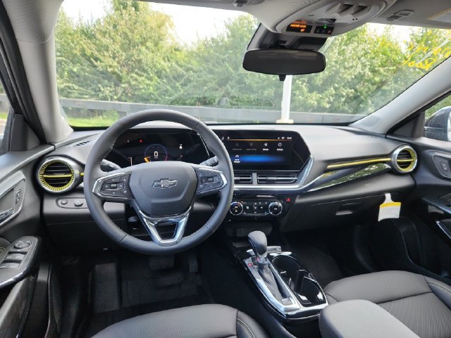 New 2026 Chevrolet Trax ACTIV w/ Sunroof Package FWD image 20