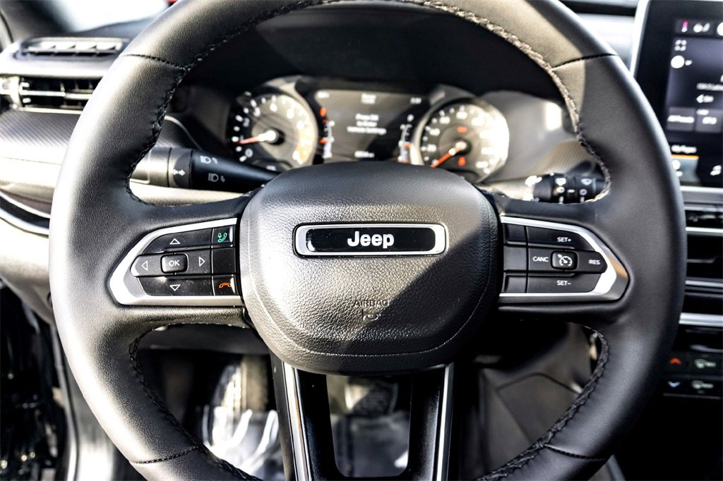 New 2025 Jeep Compass Latitude w/ Altitude Special Edition image 17