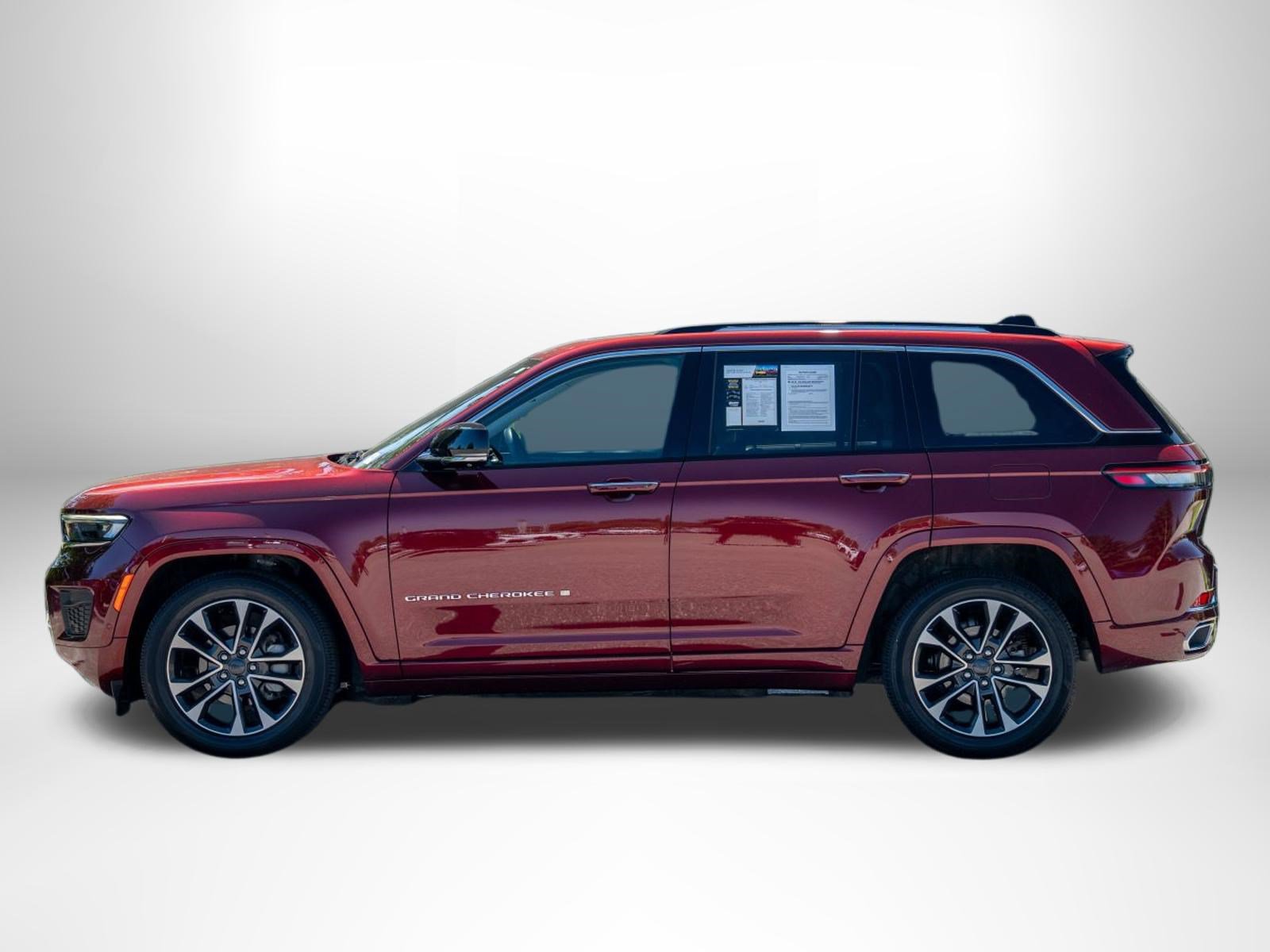 Used 2023 Jeep Grand Cherokee Overland w/ Adv Protech Group III AWD/4WD image 5