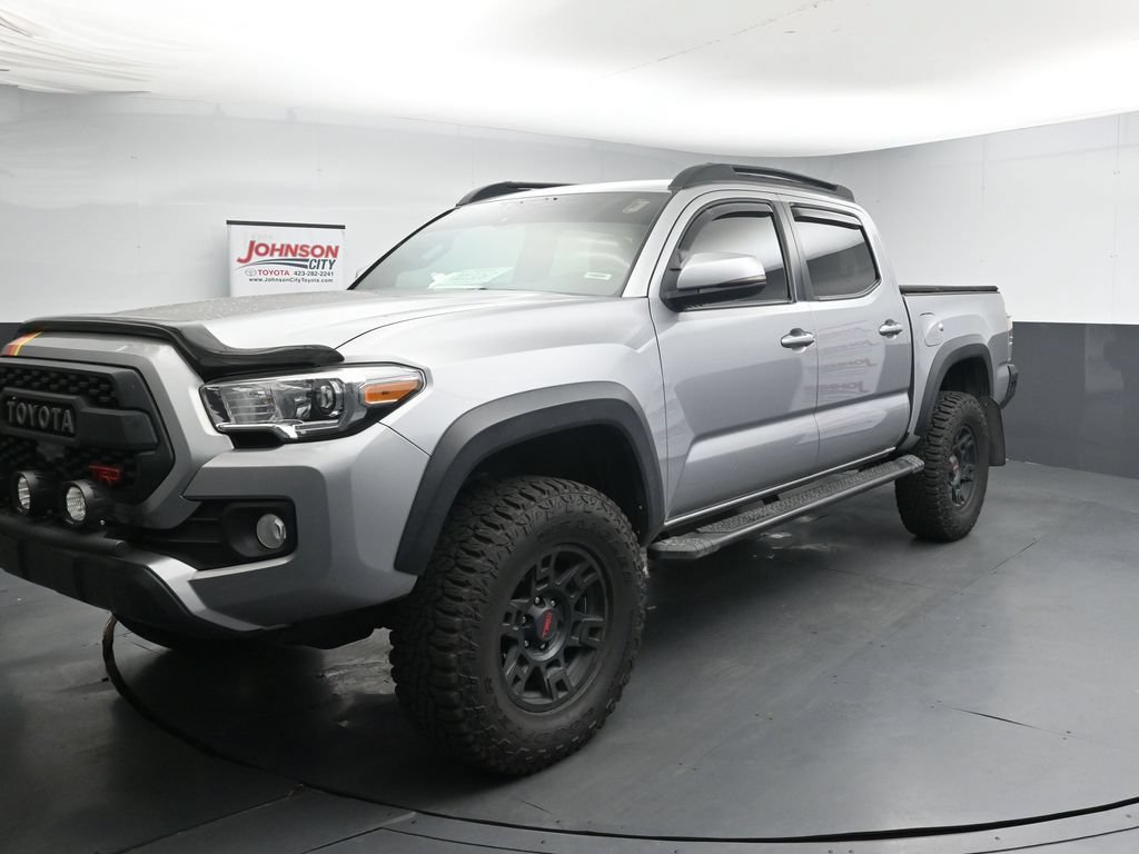 Used 2021 Toyota Tacoma TRD Off-Road AWD/4WD image 4