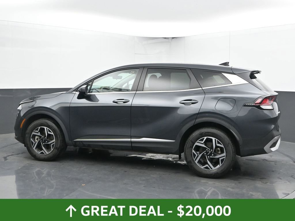 Used 2024 Kia Sportage LX image 9