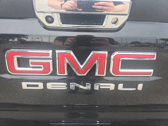 Used 2024 GMC Canyon Denali AWD/4WD image 7