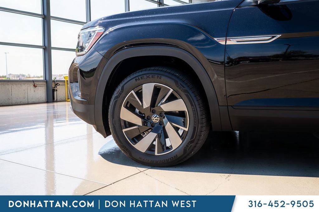 Used 2024 Volkswagen Atlas Cross Sport SE FWD image 33