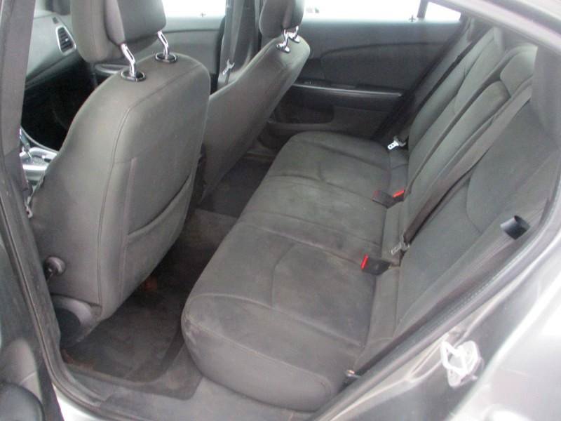 Used 2012 Chrysler 200 Touring FWD image 9