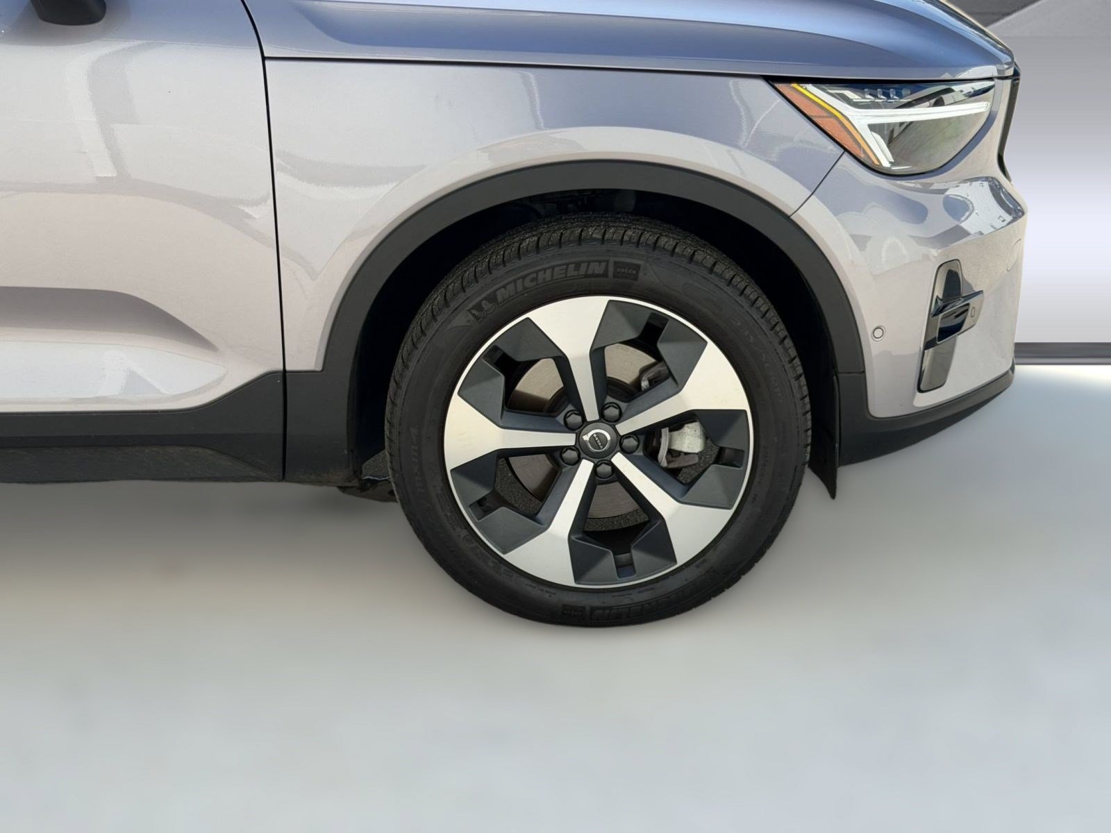 Certified 2026 Volvo XC40 B5 Plus w/ Climate Package AWD/4WD image 12