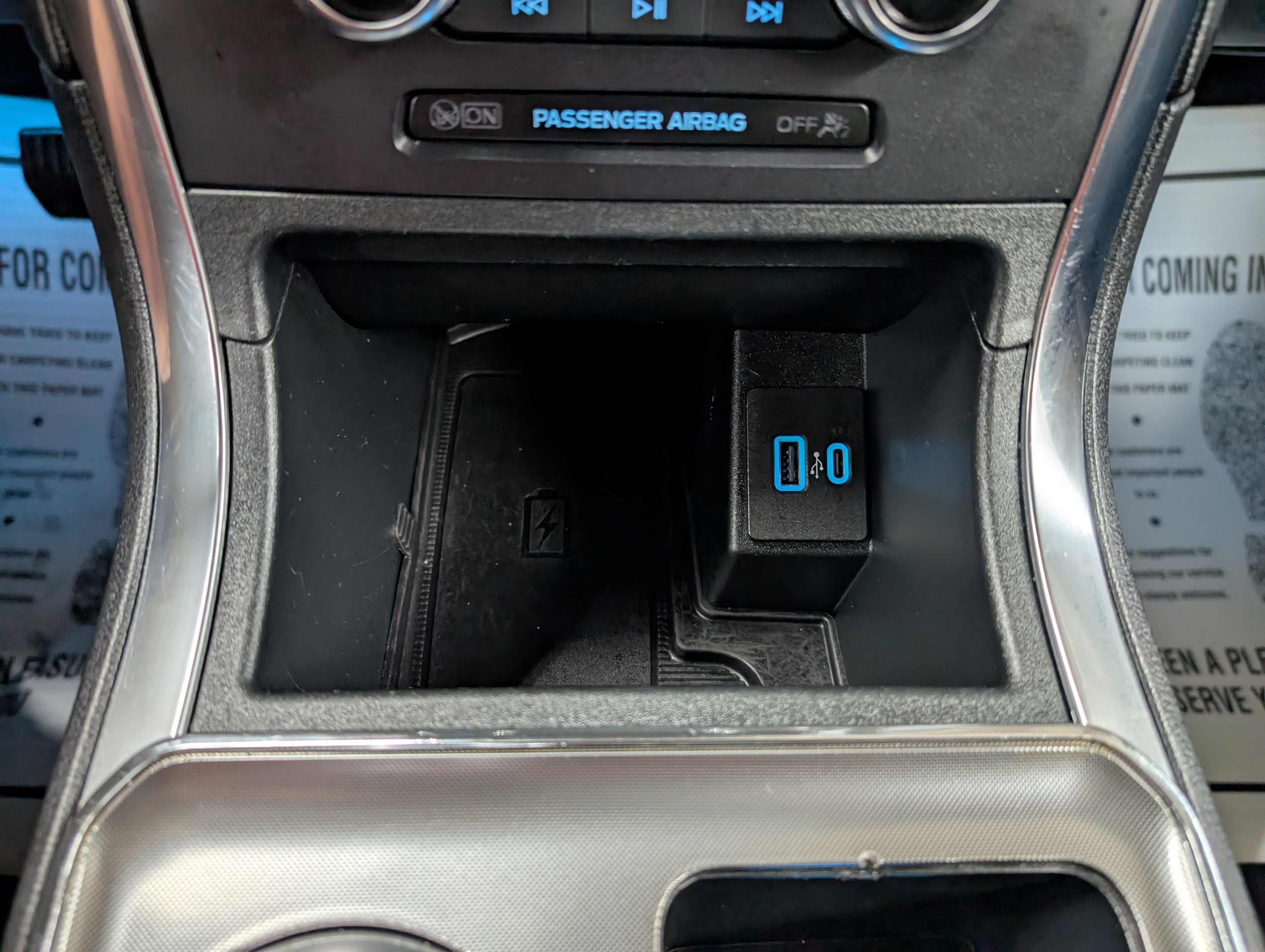 Used 2024 Ford Edge Titanium AWD/4WD image 17
