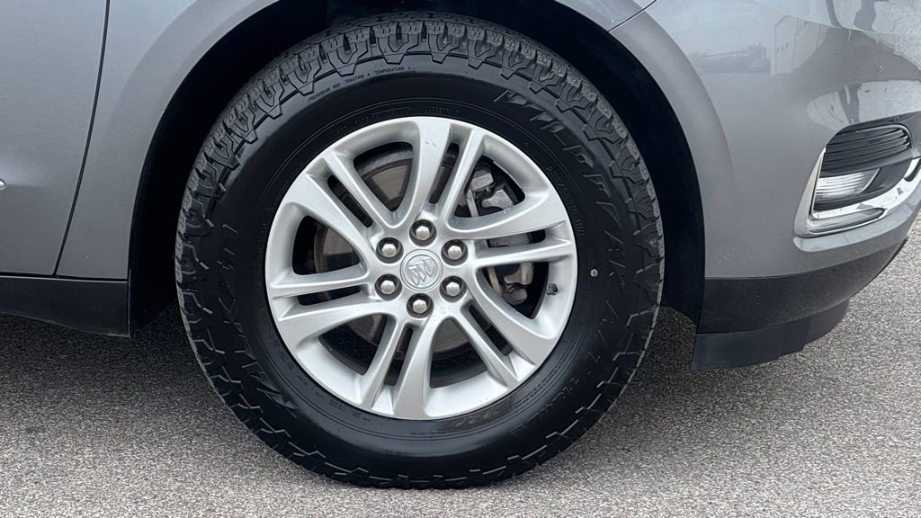 Used 2020 Buick Enclave Essence w/ Sound and Sites Package image 3