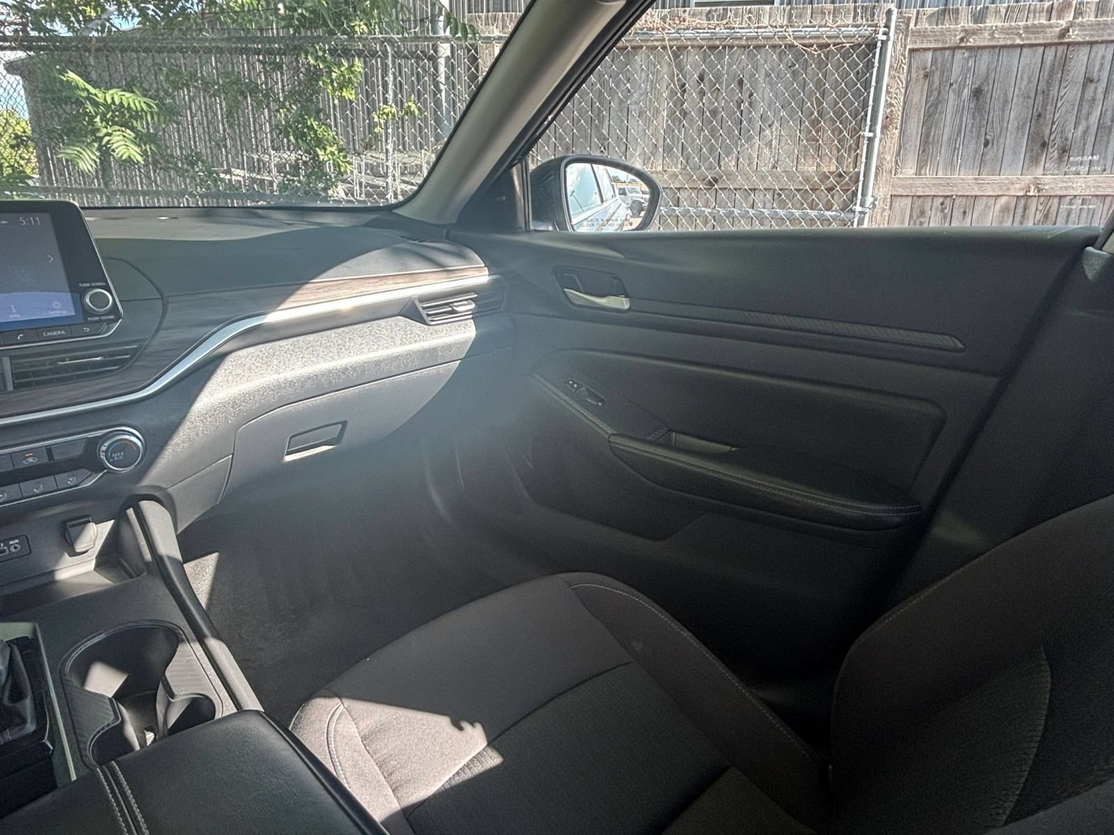Used 2025 Nissan Altima 2.5 SV FWD image 33