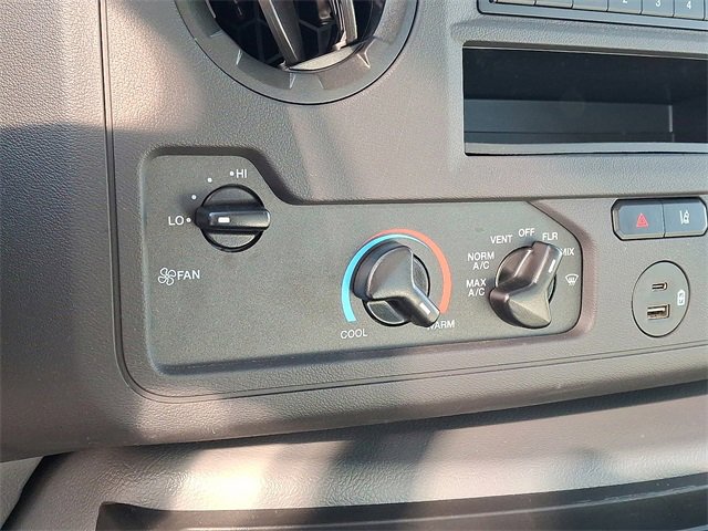 Used 2024 Ford E-450 and Econoline 450 Super Duty w/ Driver's Safety Package image 14