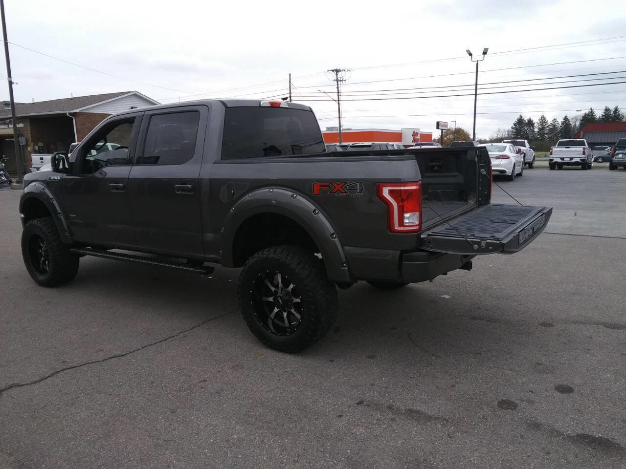 Used 2015 Ford F150 XLT w/ Equipment Group 301A Mid image 10
